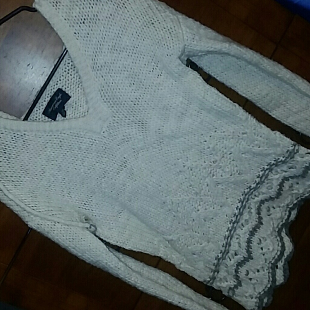 AMERICAN EAGLE OUTFITTERS SWEATERS