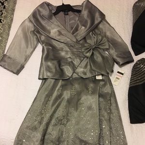 Women's gray top and skirt