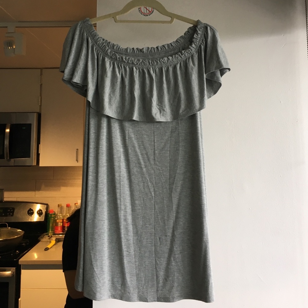 Abercombie and Fitch off the should jersey dress