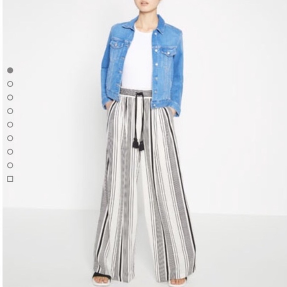 Zara Palazzo wide legged stripped pants size XS