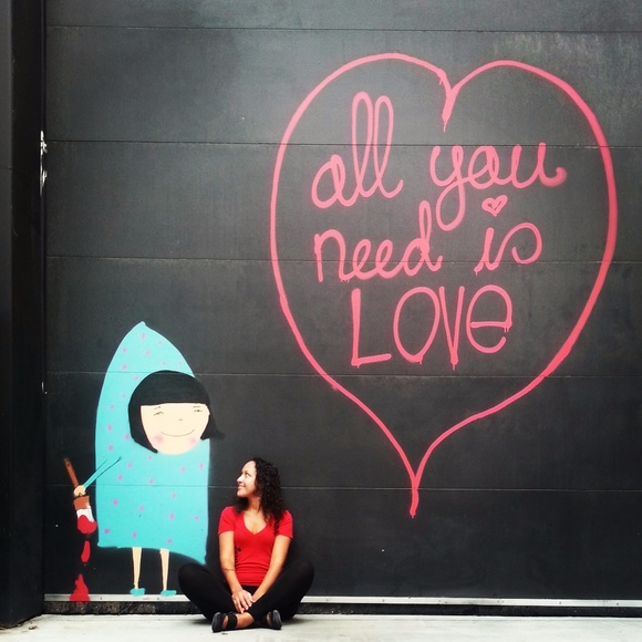 Meet your Posher, Monique - Picture 2 of 6