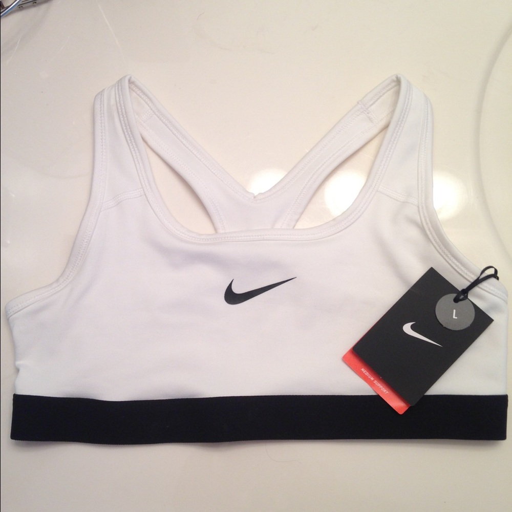 BNWT nike sports bra