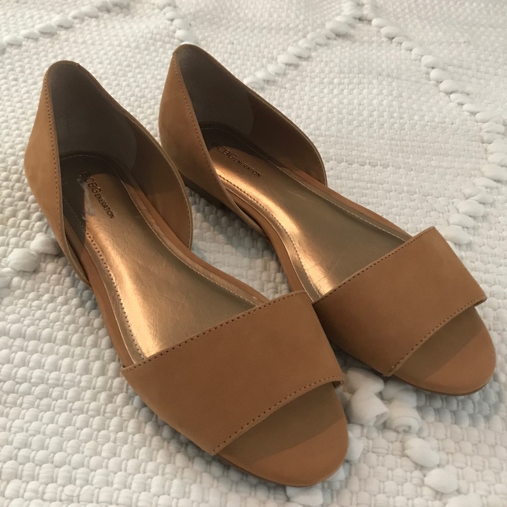 ✨TAN FLATS✨