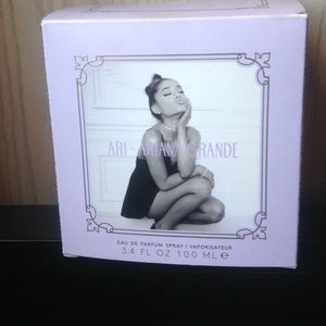 ❤️ Ari by Ariana grande perfume ❤️