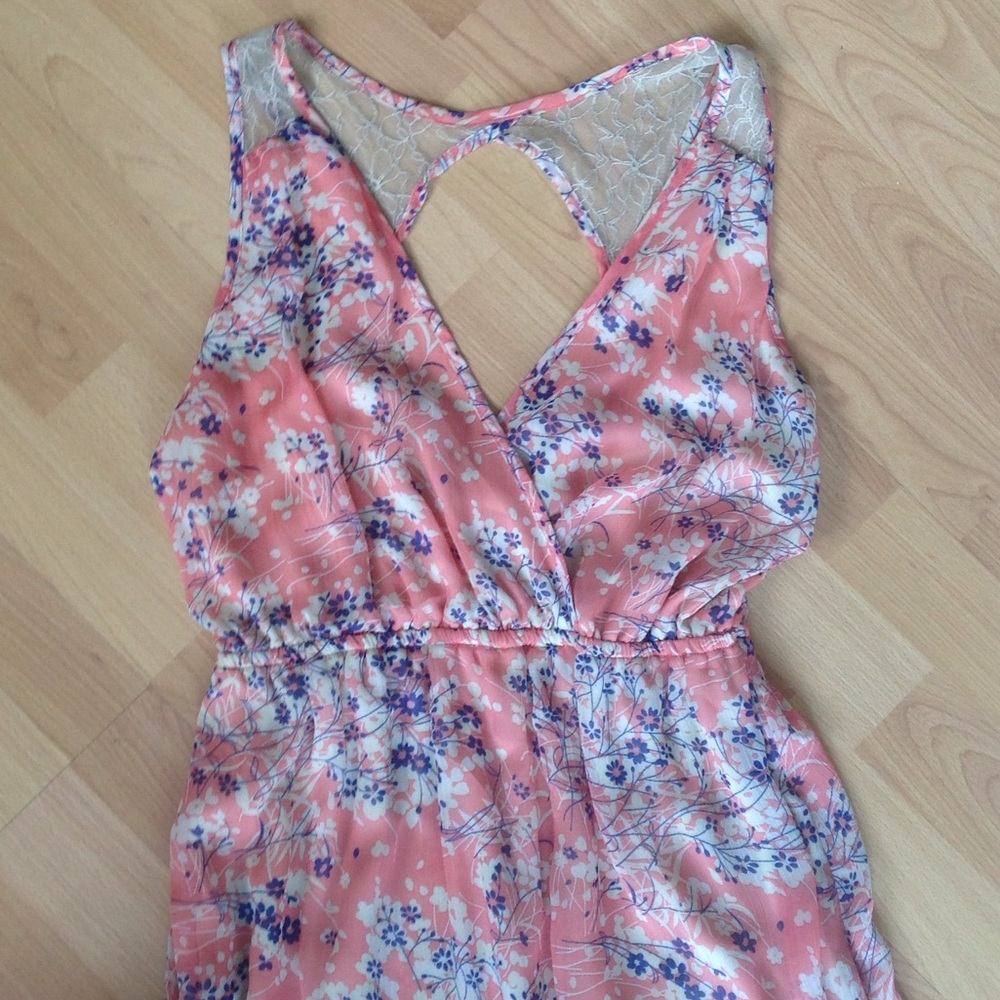 💕Floral Tank Top with Lace open back 💕