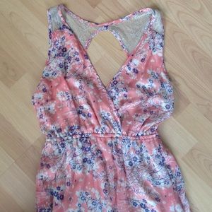 💕Floral Tank Top with Lace open back 💕