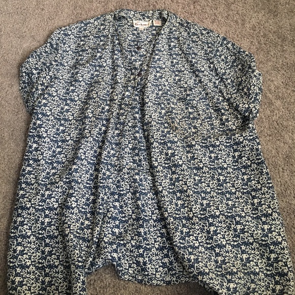patterned button up - Picture 1 of 1