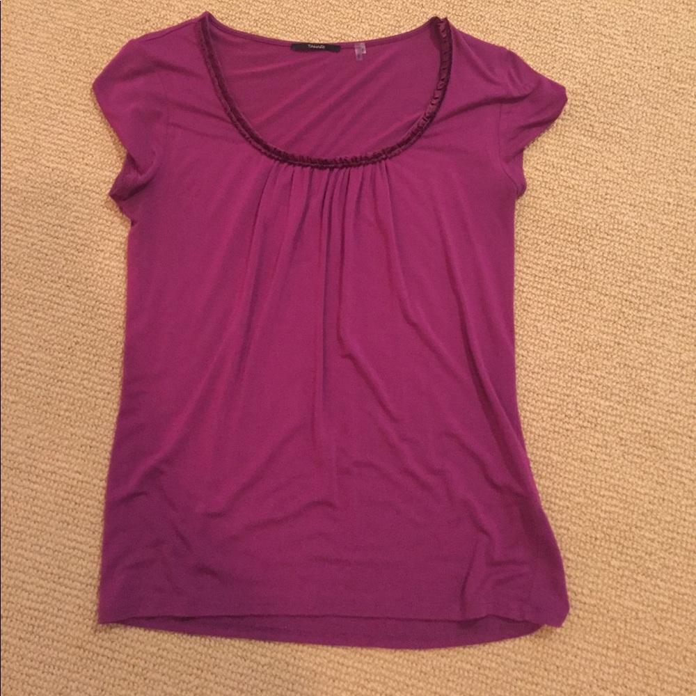 Fuschia Tahari short sleeve top