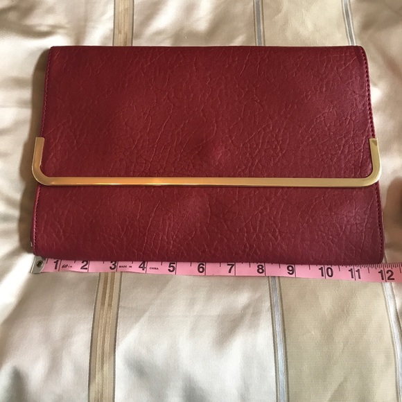 Gorgeous Red Crossover Bag/Clutch - Picture 2 of 8