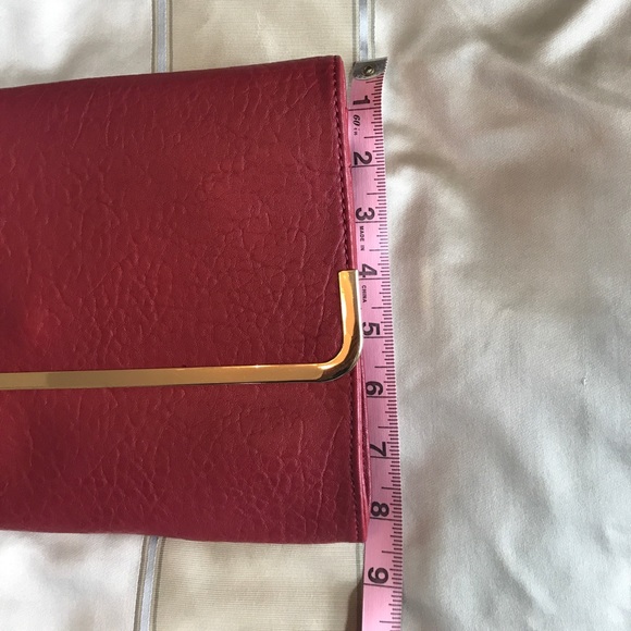 Gorgeous Red Crossover Bag/Clutch - Picture 3 of 8