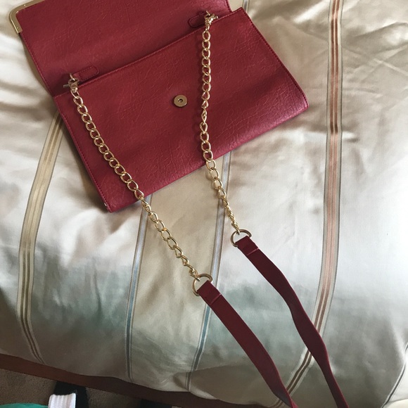Gorgeous Red Crossover Bag/Clutch - Picture 5 of 8