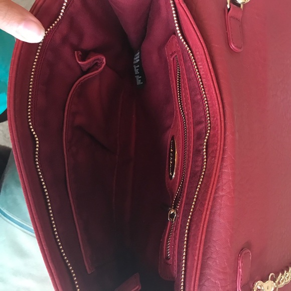 Gorgeous Red Crossover Bag/Clutch - Picture 6 of 8