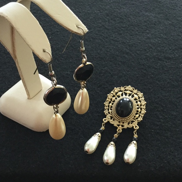 Brooch & Earring Bundle - Picture 2 of 5