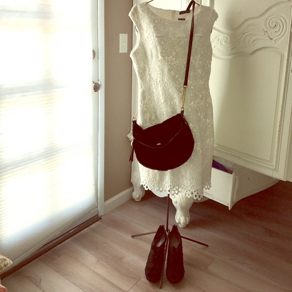 Ralph Lauren White embroidered/embossed dress 👗