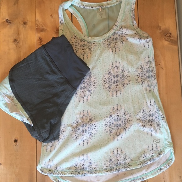 CALIA by Carrie Underwood Tops - Calia by Carrie Underwood Printed Workout Tank
