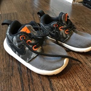Toddler Nike Roshes