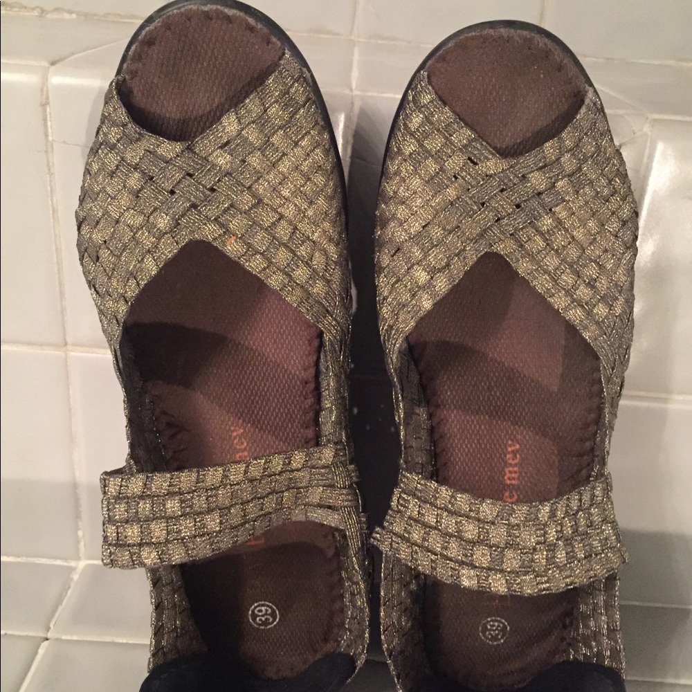 Bernie Mev woven wedge bronze and black size 9(39)