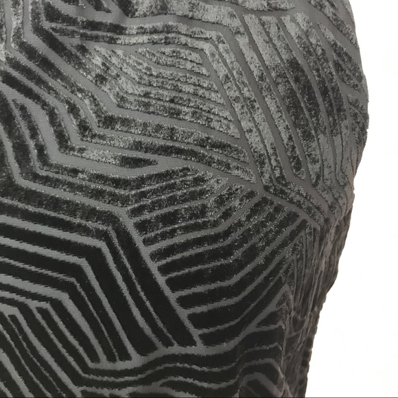 Alfani Sleeveless Velvet Dimensional Top Size 6 - Picture 2 of 5