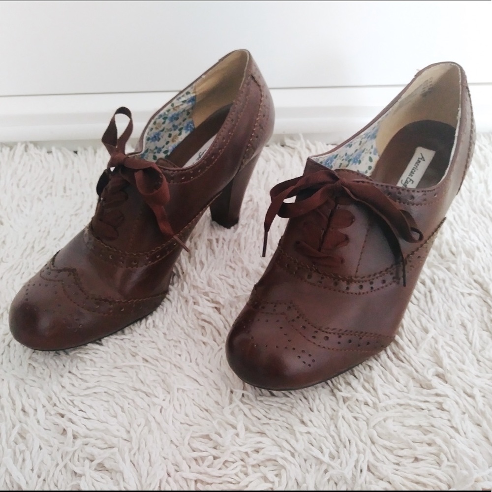 American Eagle Brown Oxford Heels