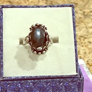 Vintage pebbled and scalloped set hematite ring