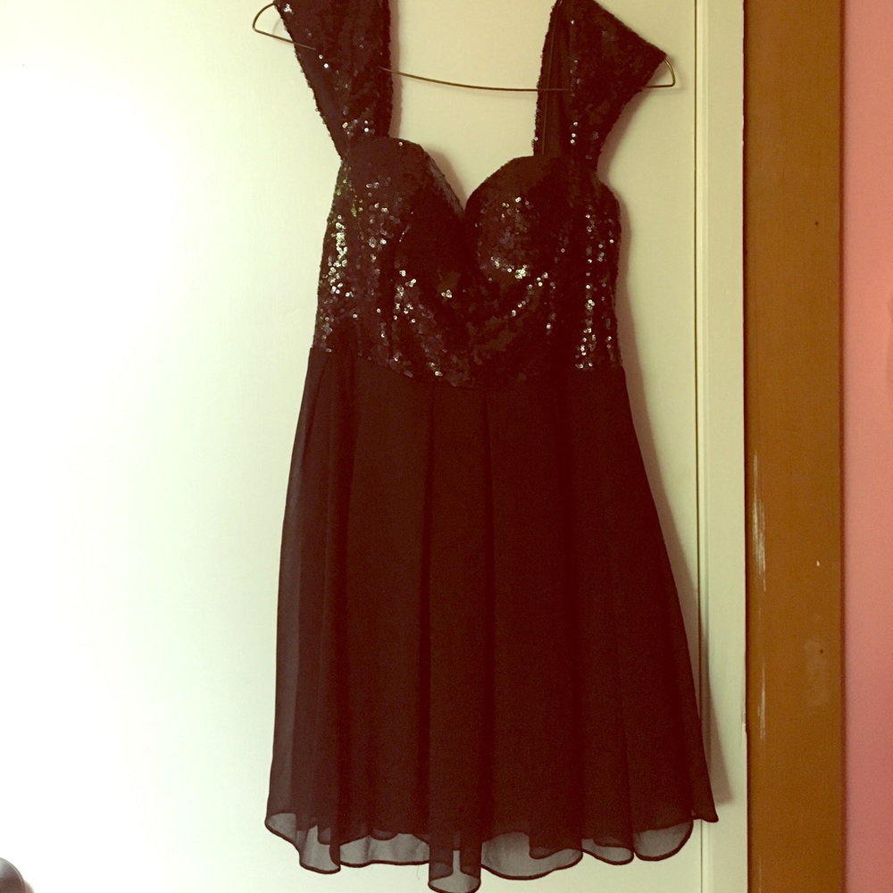 Flattering Black Sequined Formal Dress