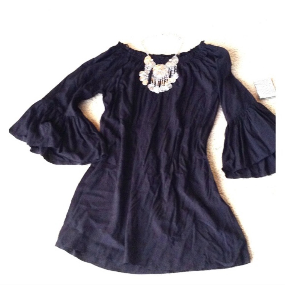 🔥BLACK OFF THE SHOULDER BELL SLEEVE MINI🔥NWT🔥