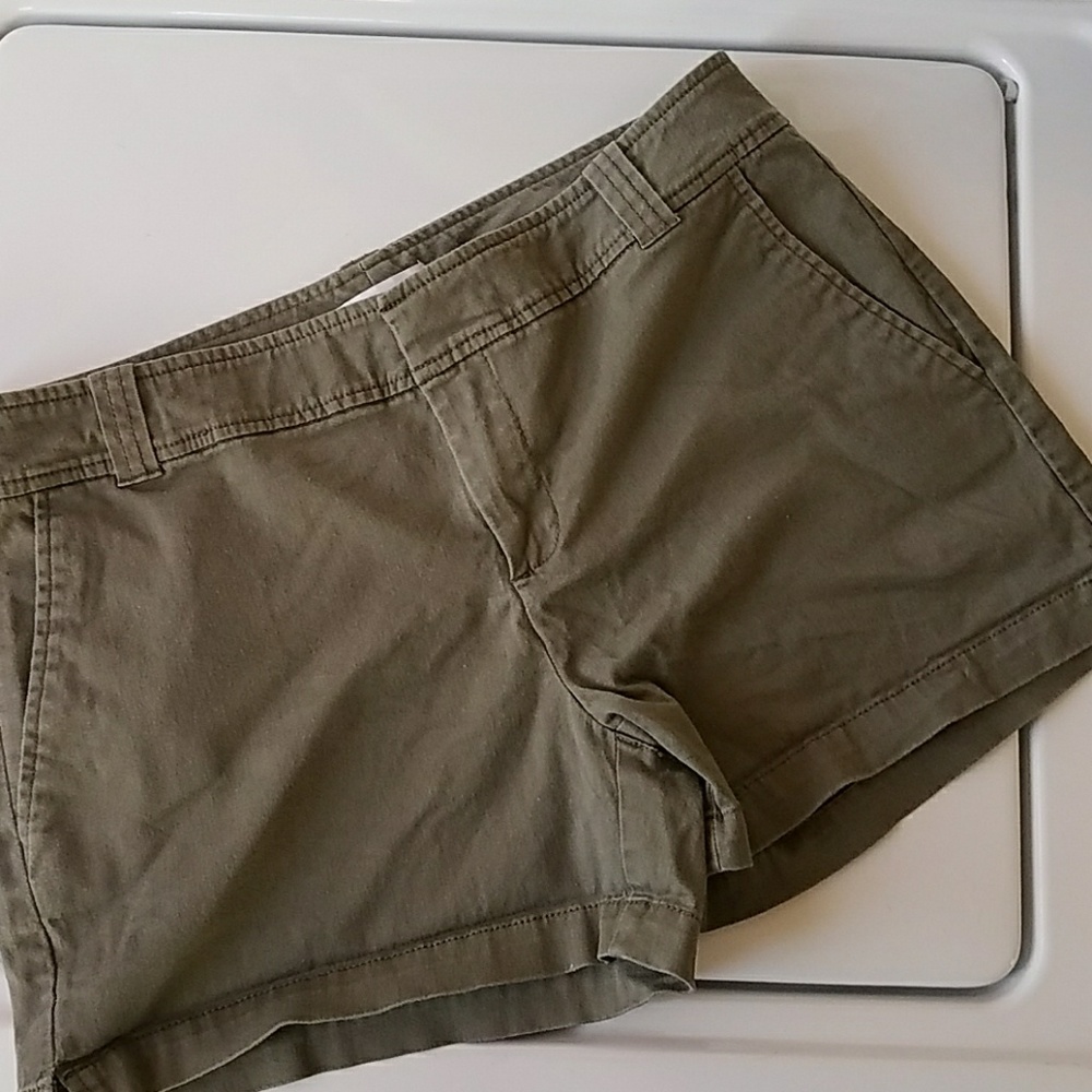 Army green safari shorts, new York & company