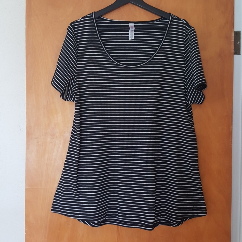 LuLaRoe Classic Tee