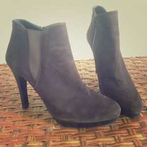 Brown suede Stuart Weitzman stiletto 8.5 booties