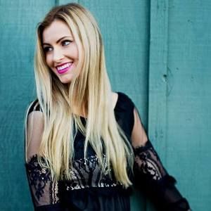 Meet your Posher, Elise