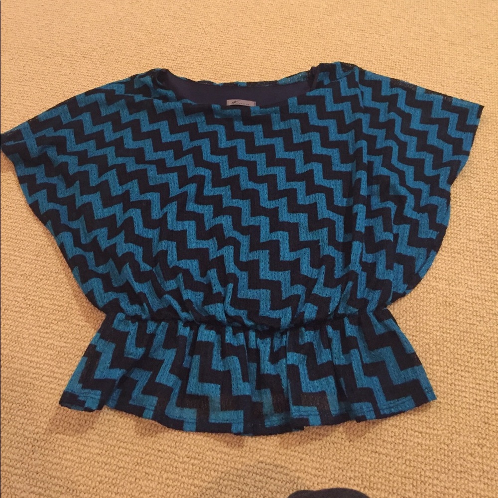 Chevron billowy top.