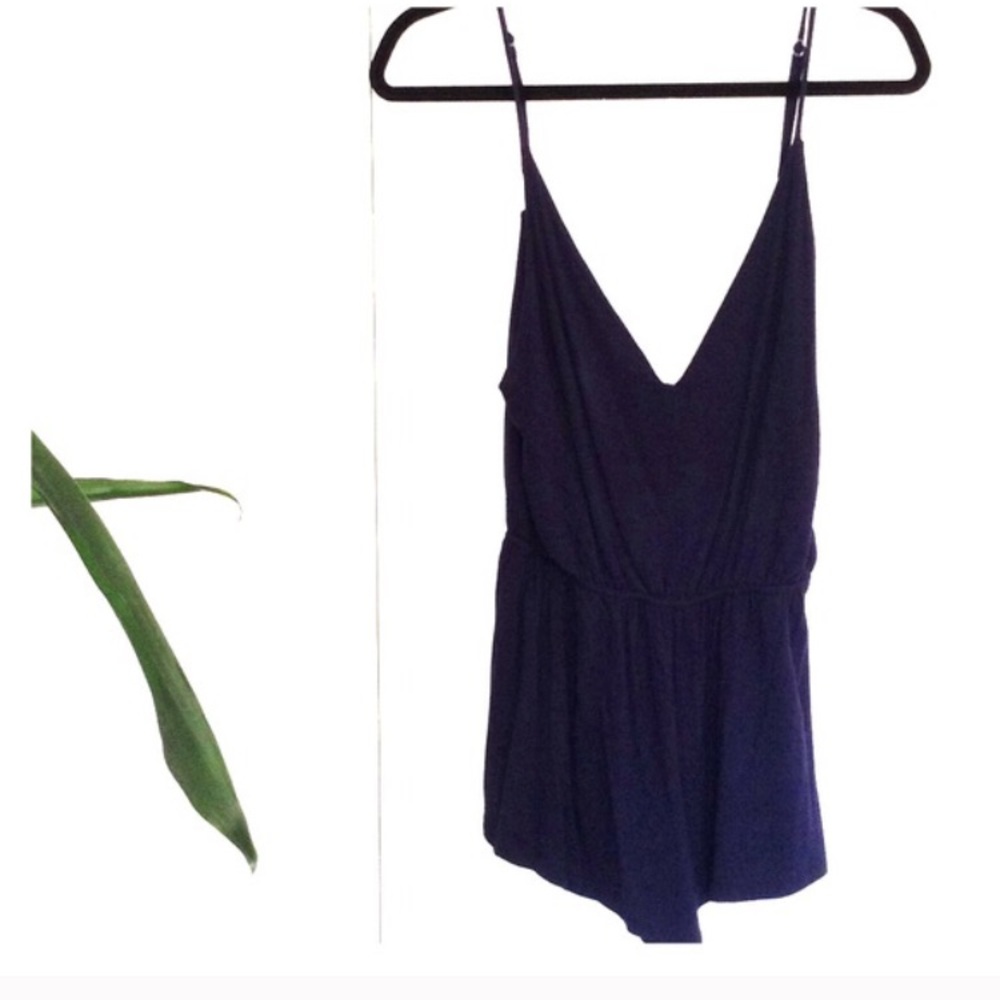 🔥SOLID NAVY SKIMPY ROMPER🔥NWT🔥