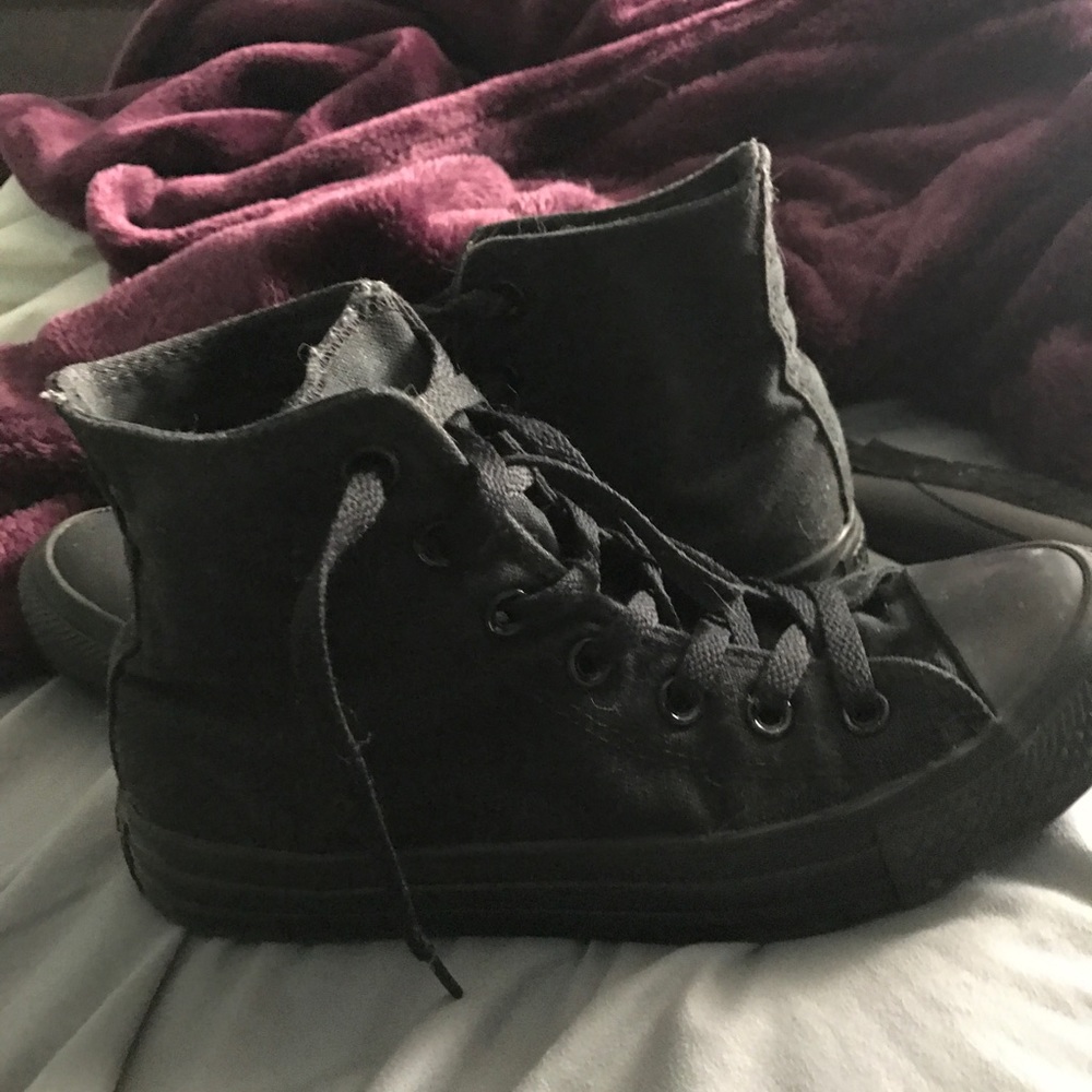 Black converse