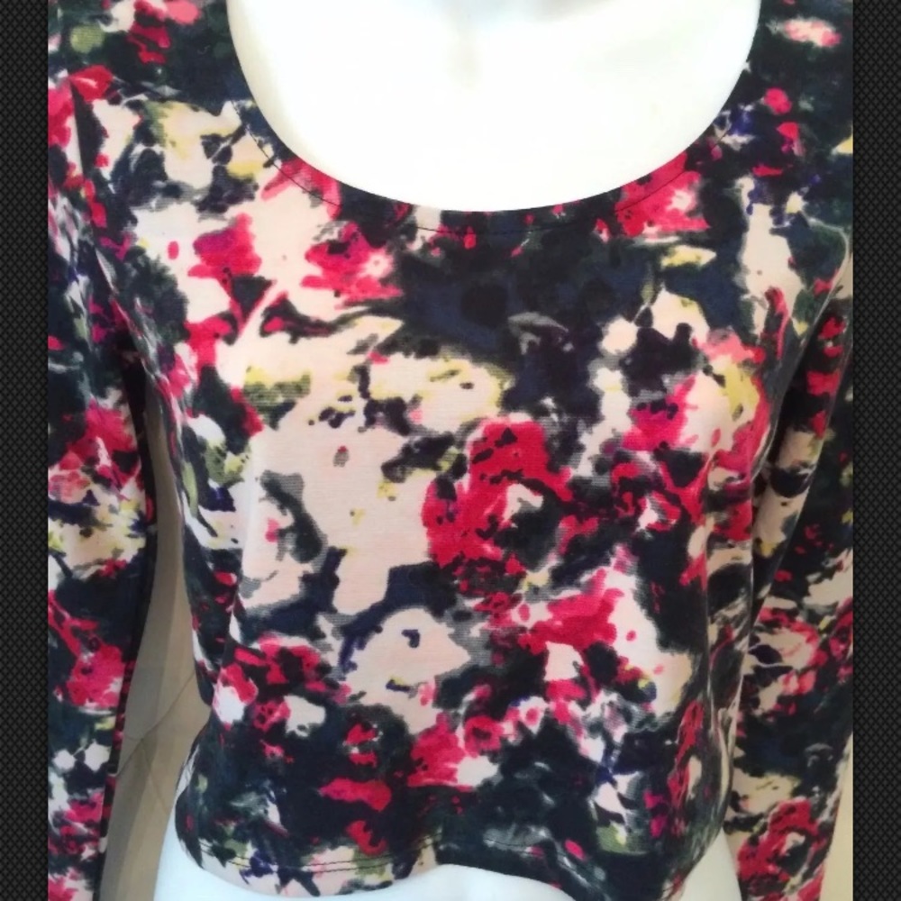 Floral splatterpaint long sleeved crop top by Aqua