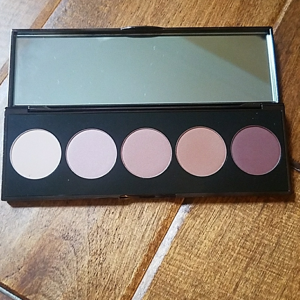 Becca Ombre Rouge Eye Palette, never used, no box