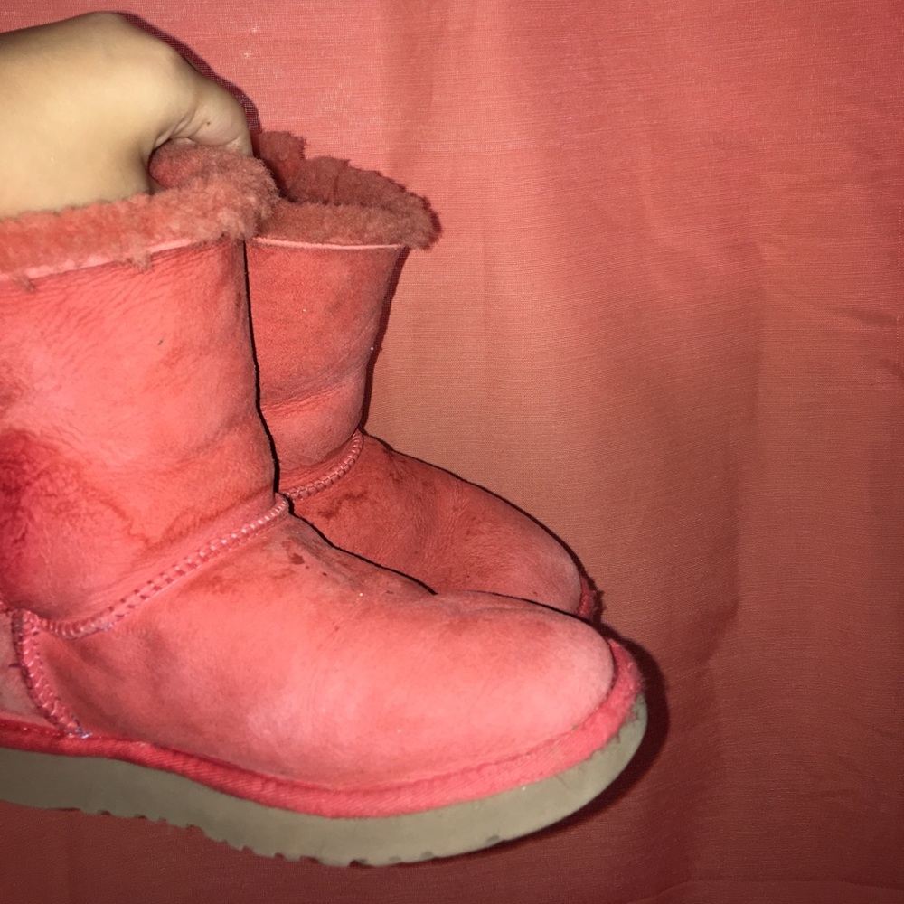 Pink bow uggs