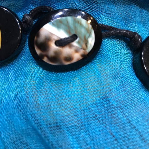 Breathtaking shell necklace - Picture 3 of 5