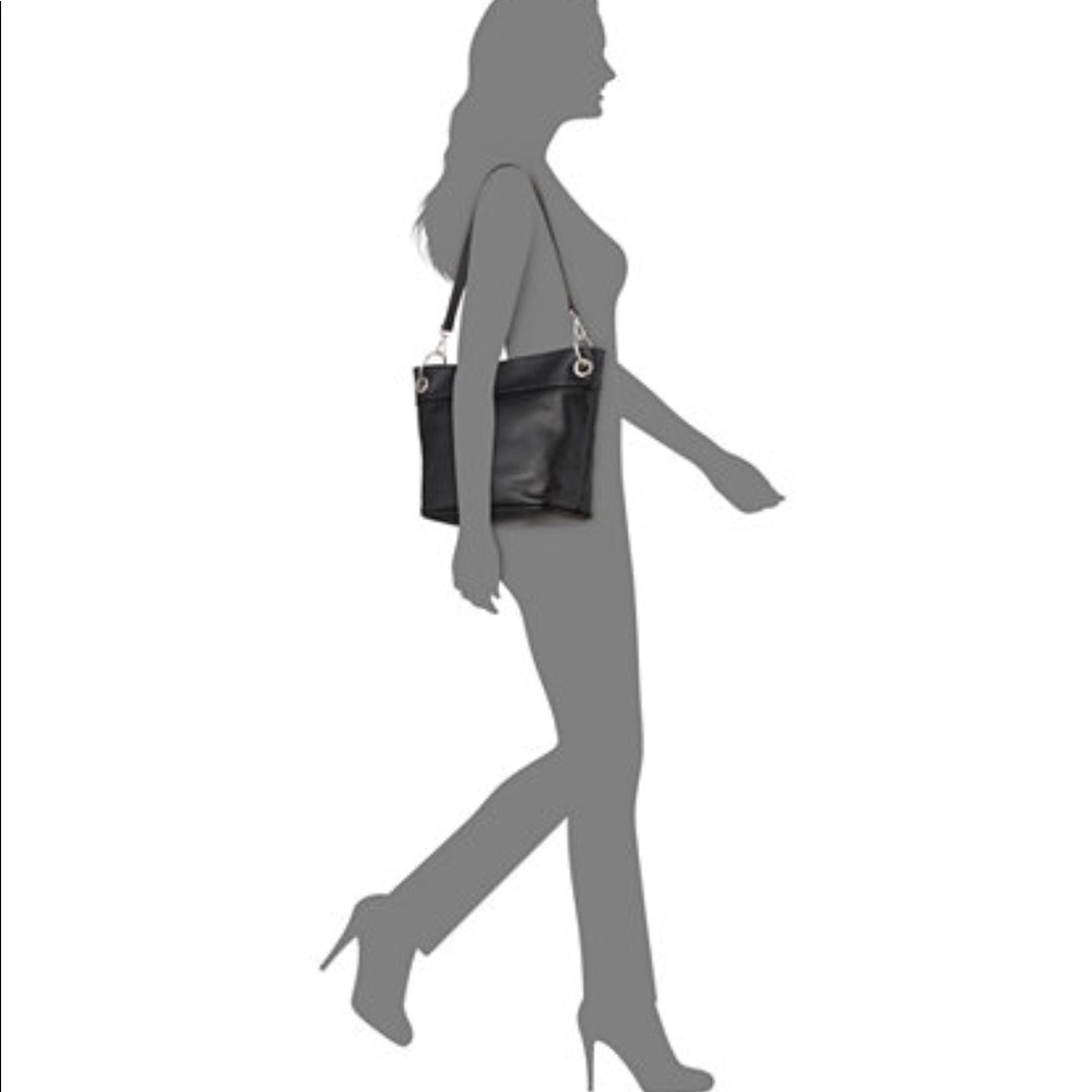 ‼️SOLD‼️GIANI BERNINI LEATHER BUCKET TOTE - Picture 3 of 3