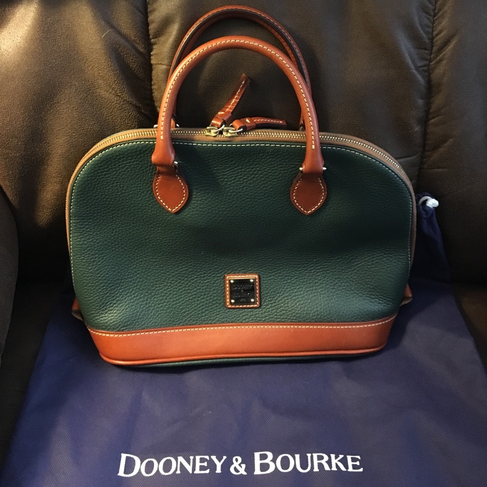 Dooney & Bourke handbag in excellent condition