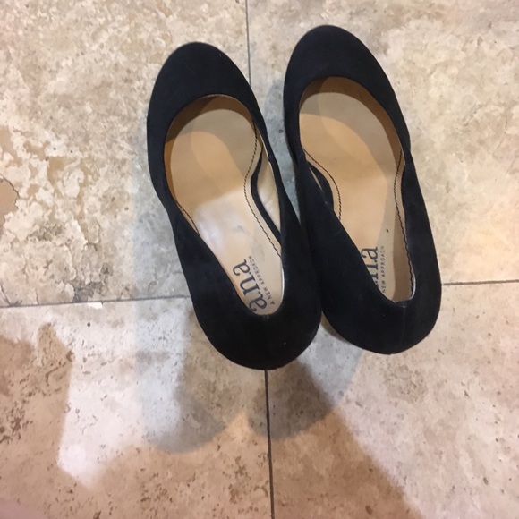 2 inch black faux-suede heels - Picture 3 of 4