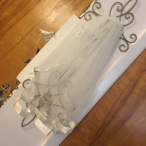 David's Bridal Veil NWT