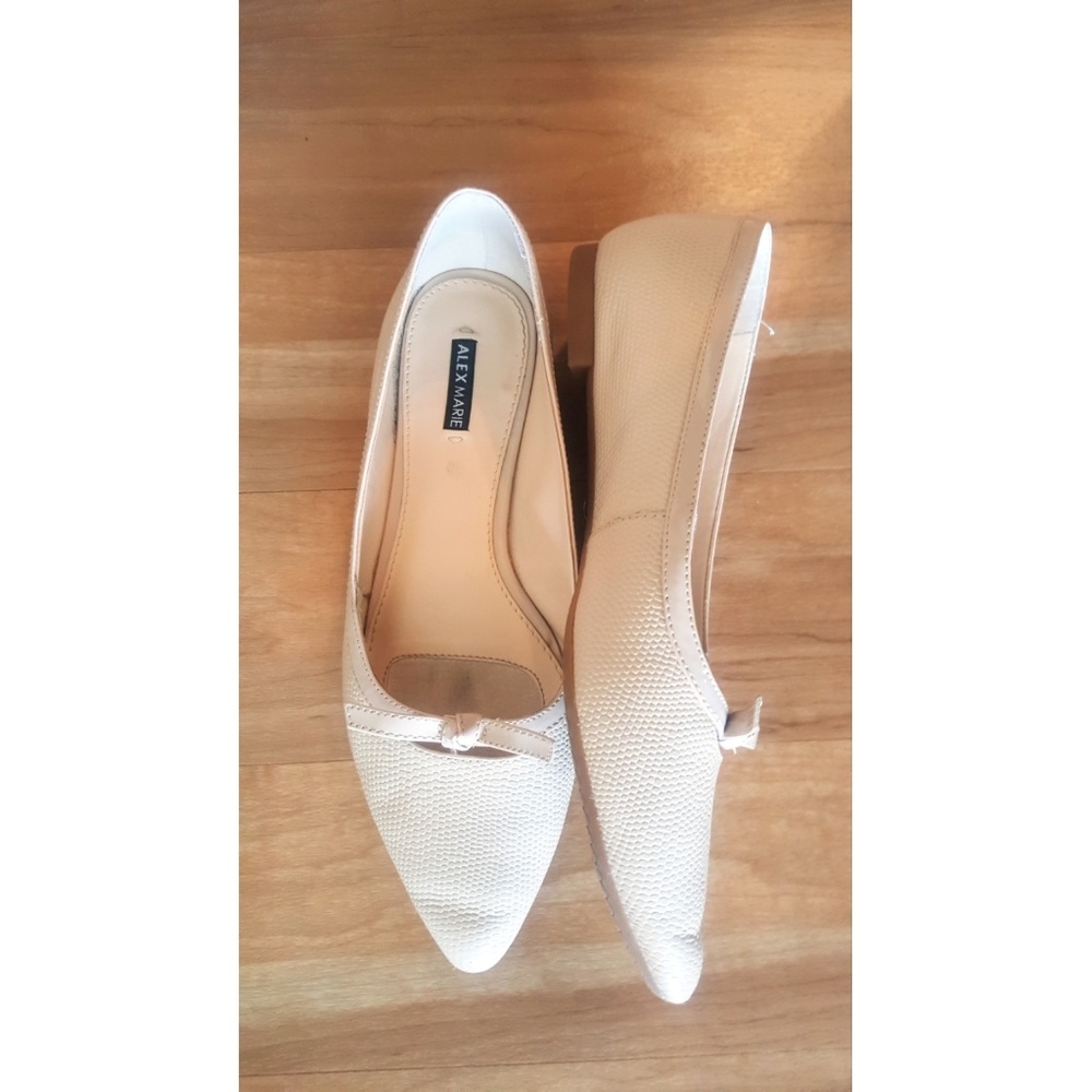 Alex Marie Beige Pointy Flats Size 6
