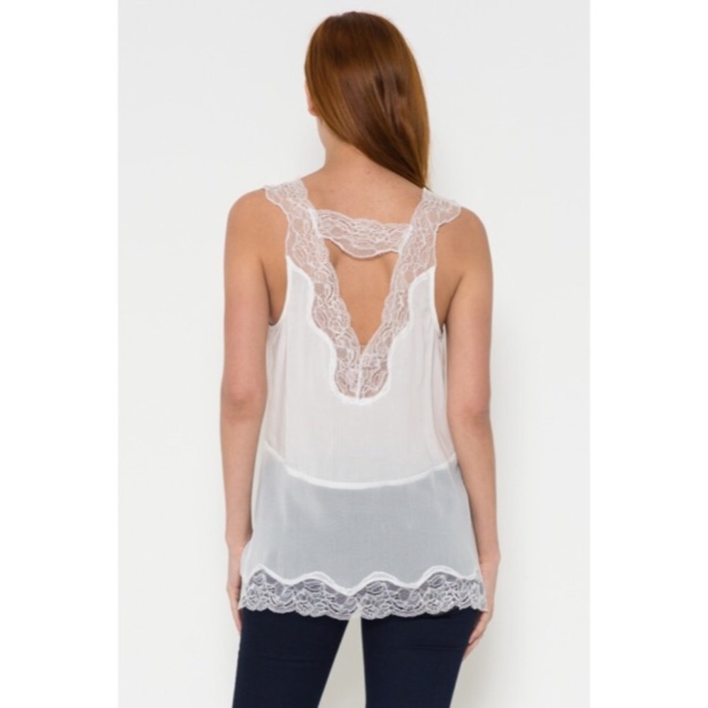 Last 1 ⬇️ 🆑 White Lace Camisole - Picture 2 of 3