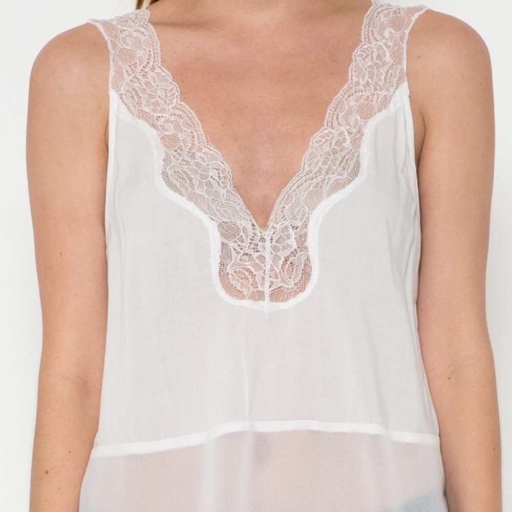 Last 1 ⬇️ 🆑 White Lace Camisole - Picture 3 of 3