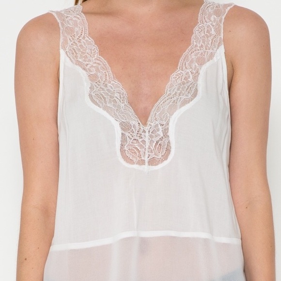 Last 1 ⬇️ 🆑 White Lace Camisole - Picture 3 of 3