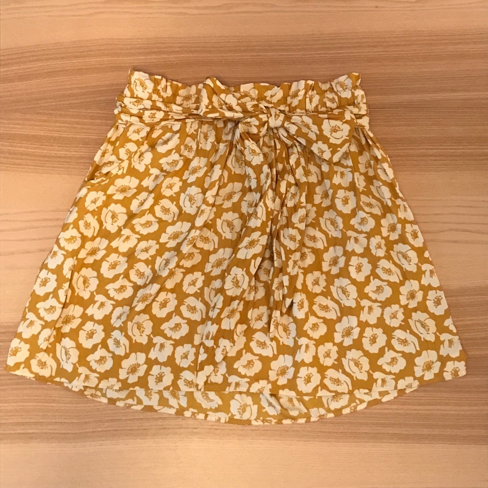 American Eagle Flowy and Patterned Skirt