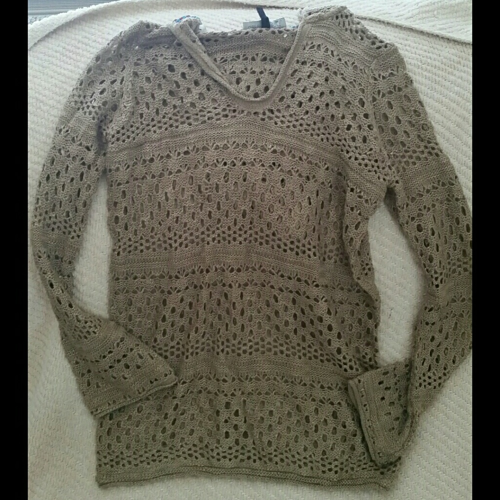 Tan Knit sweater/long sleeve