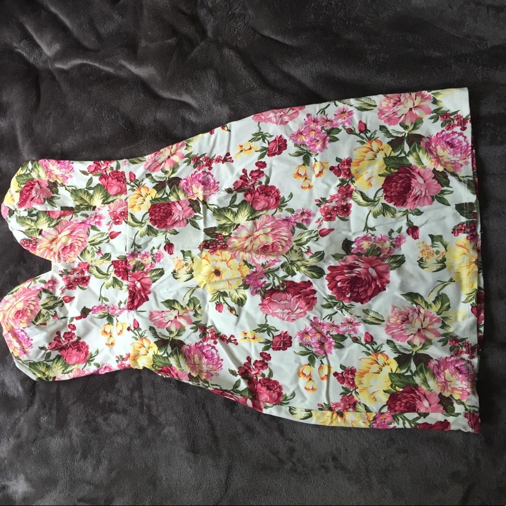 Form fitting floral dress