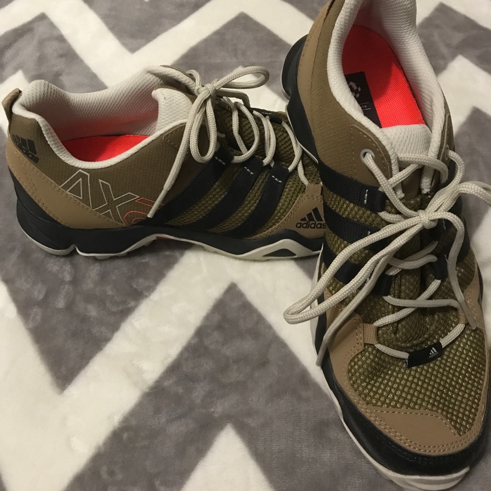 Adidas AX2