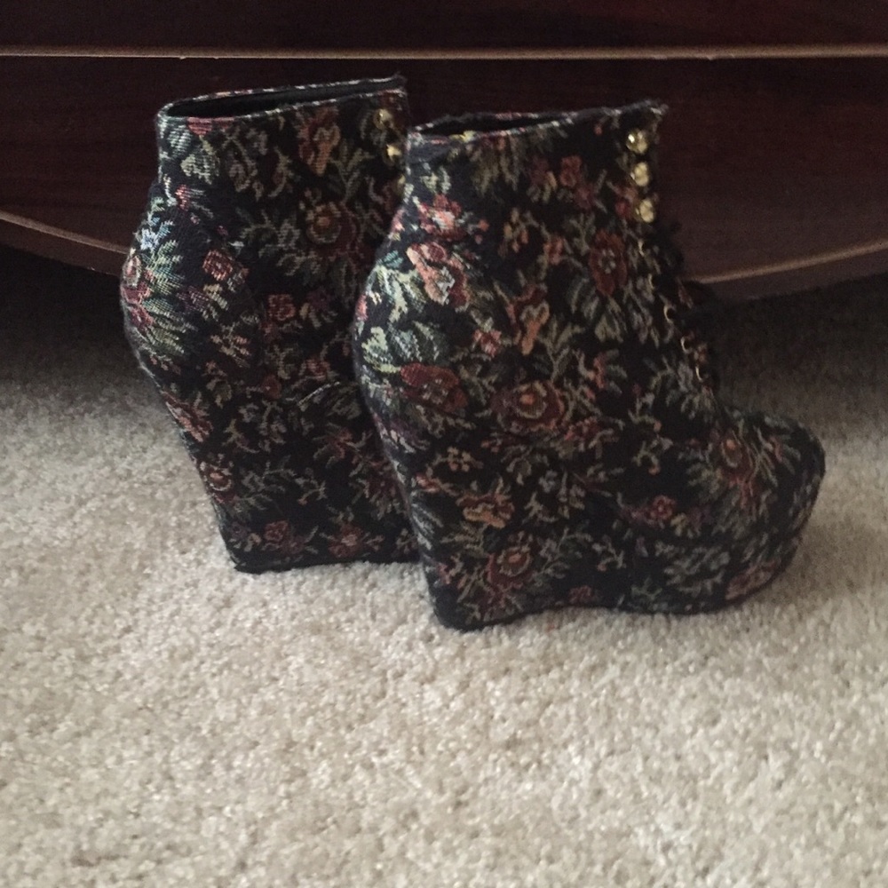Vintage floral wedge booties